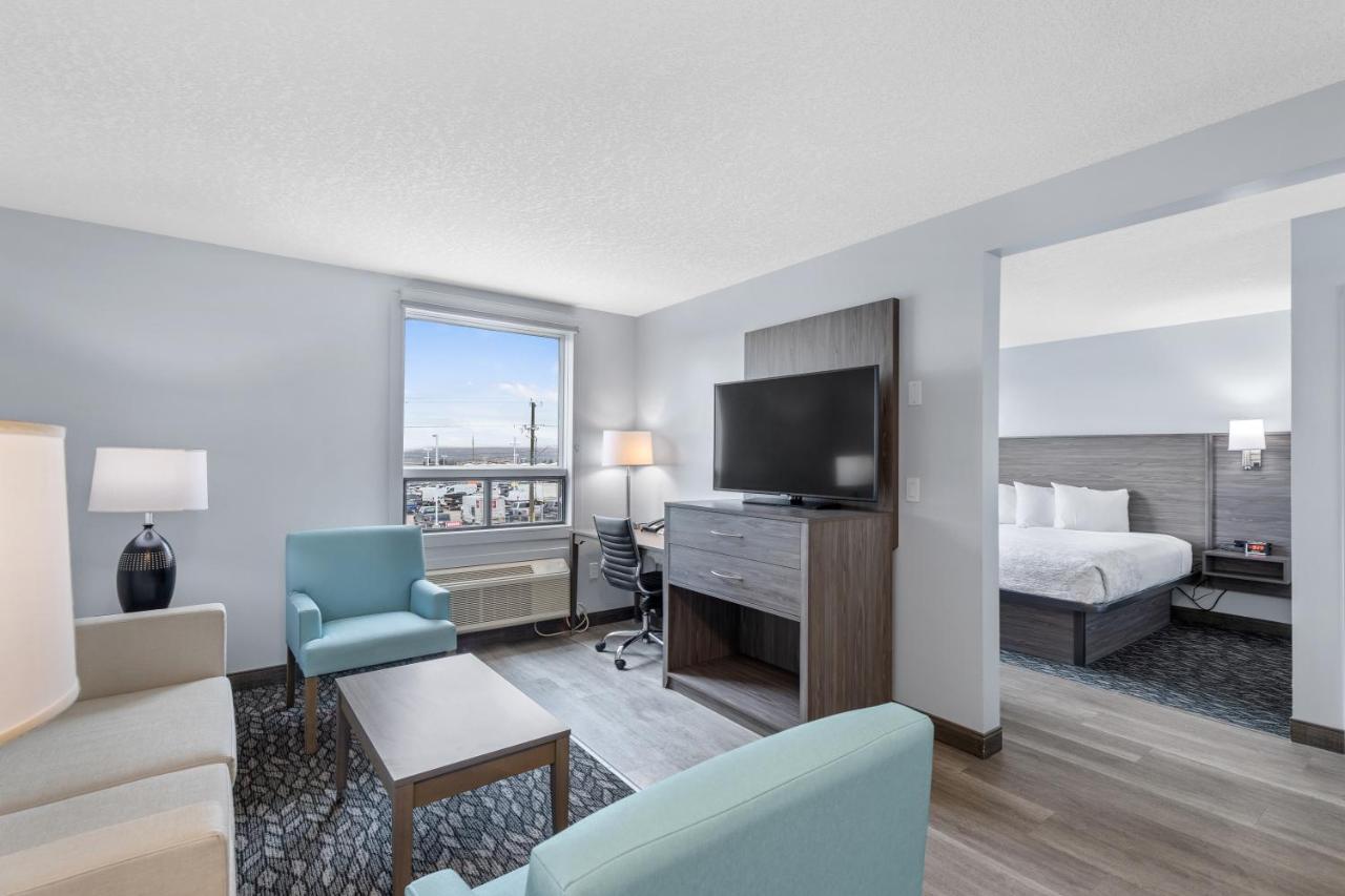 Emerald Hotel & Suites Calgary Airport Exteriér fotografie