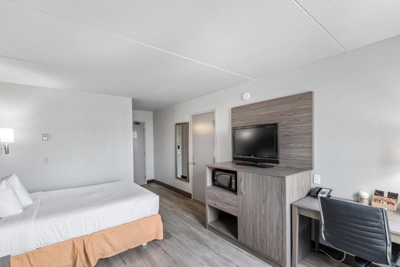 Emerald Hotel & Suites Calgary Airport Exteriér fotografie