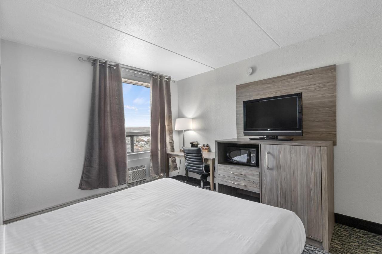Emerald Hotel & Suites Calgary Airport Exteriér fotografie