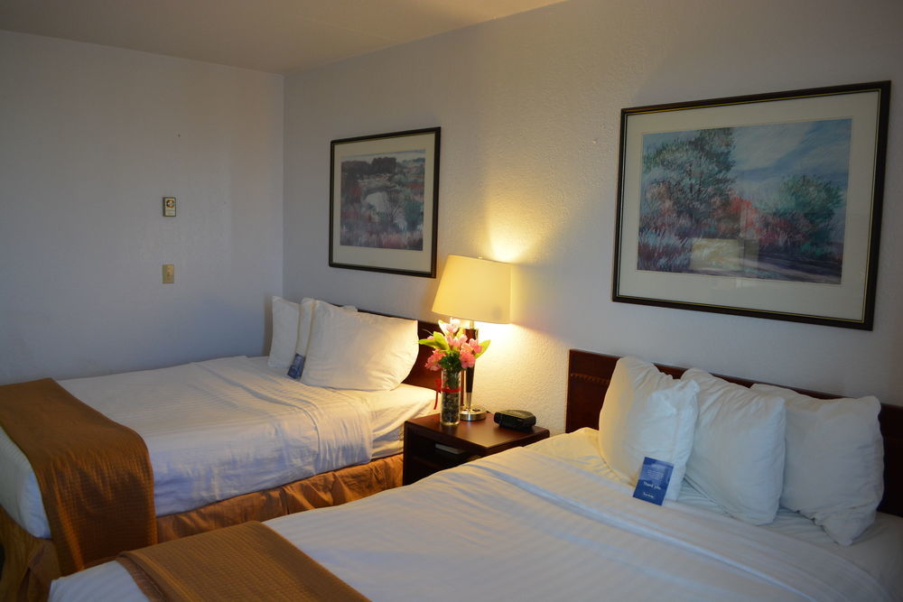 Emerald Hotel & Suites Calgary Airport Exteriér fotografie