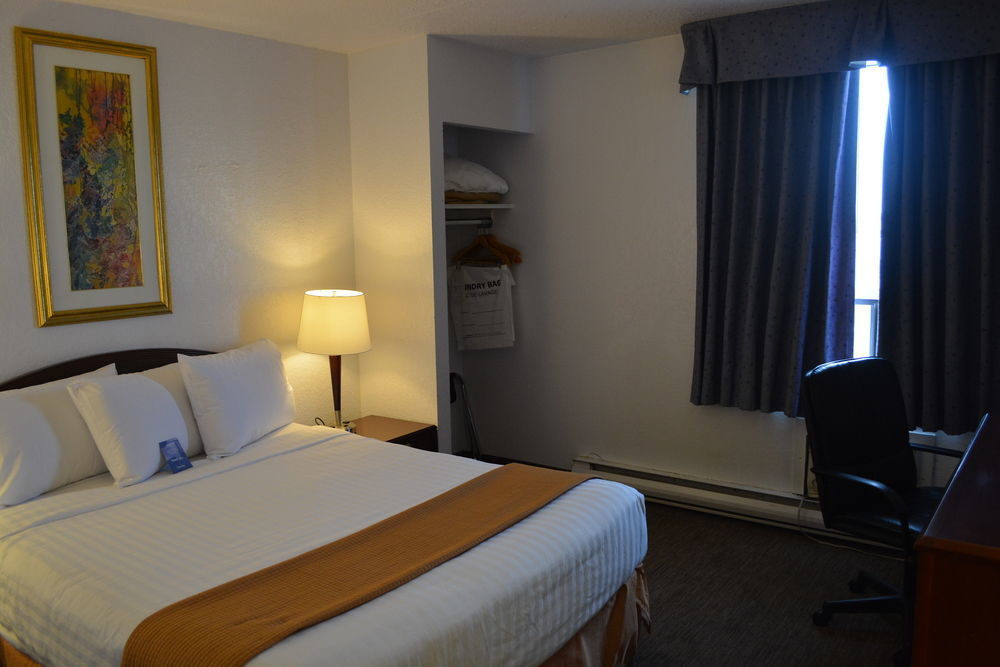 Emerald Hotel & Suites Calgary Airport Exteriér fotografie